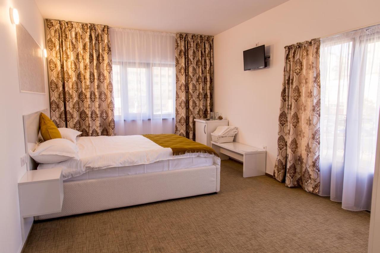 Complex Carol Hotel บูเซา ภายนอก รูปภาพ