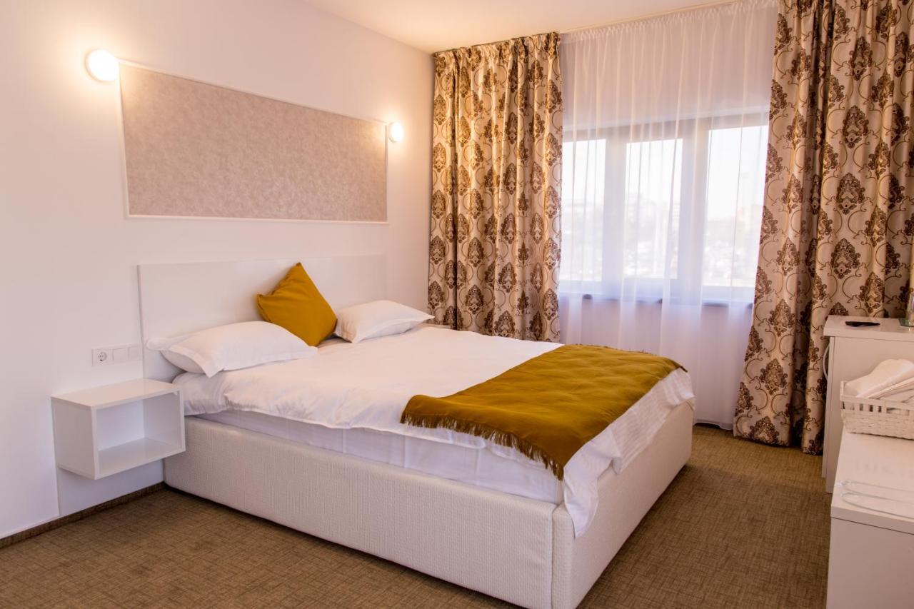 Complex Carol Hotel บูเซา ภายนอก รูปภาพ