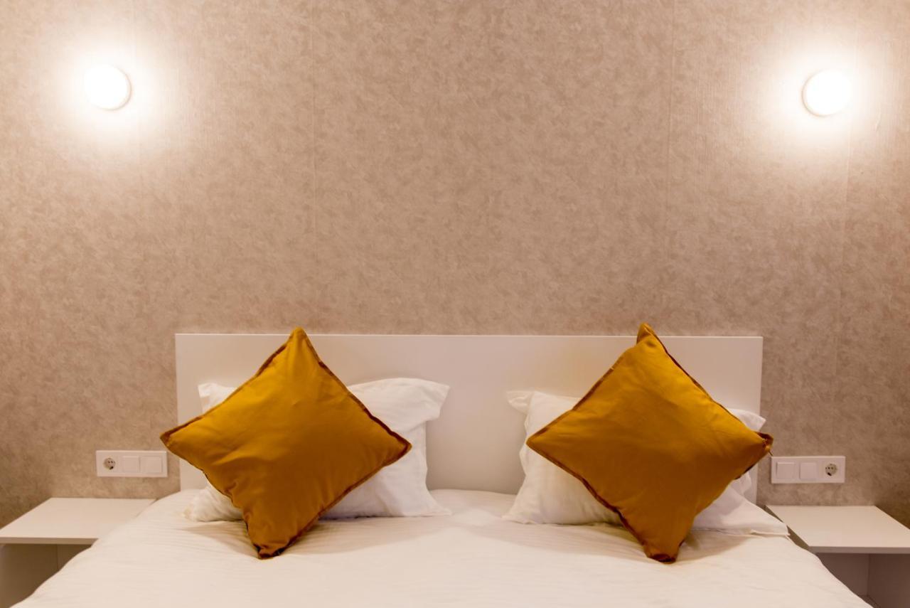Complex Carol Hotel บูเซา ภายนอก รูปภาพ