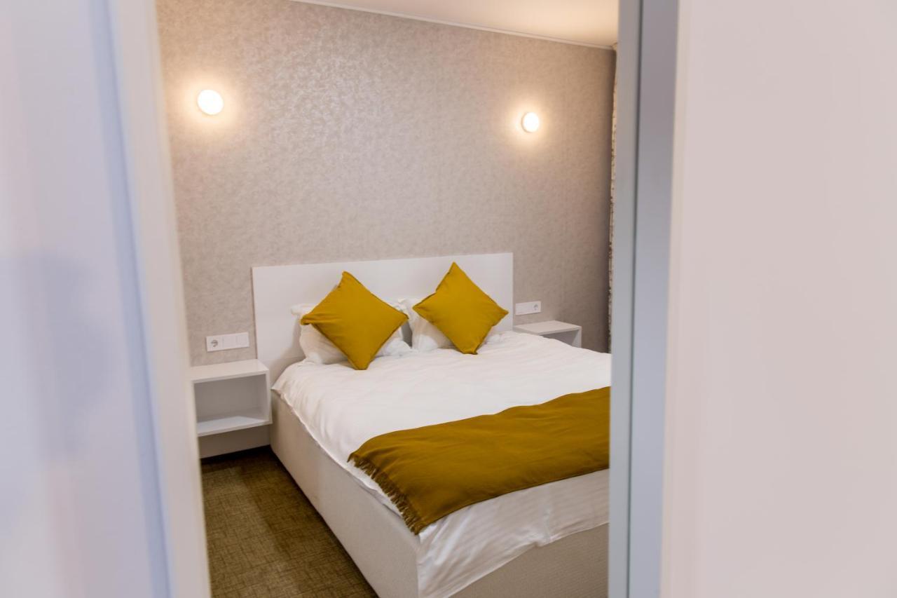 Complex Carol Hotel บูเซา ภายนอก รูปภาพ