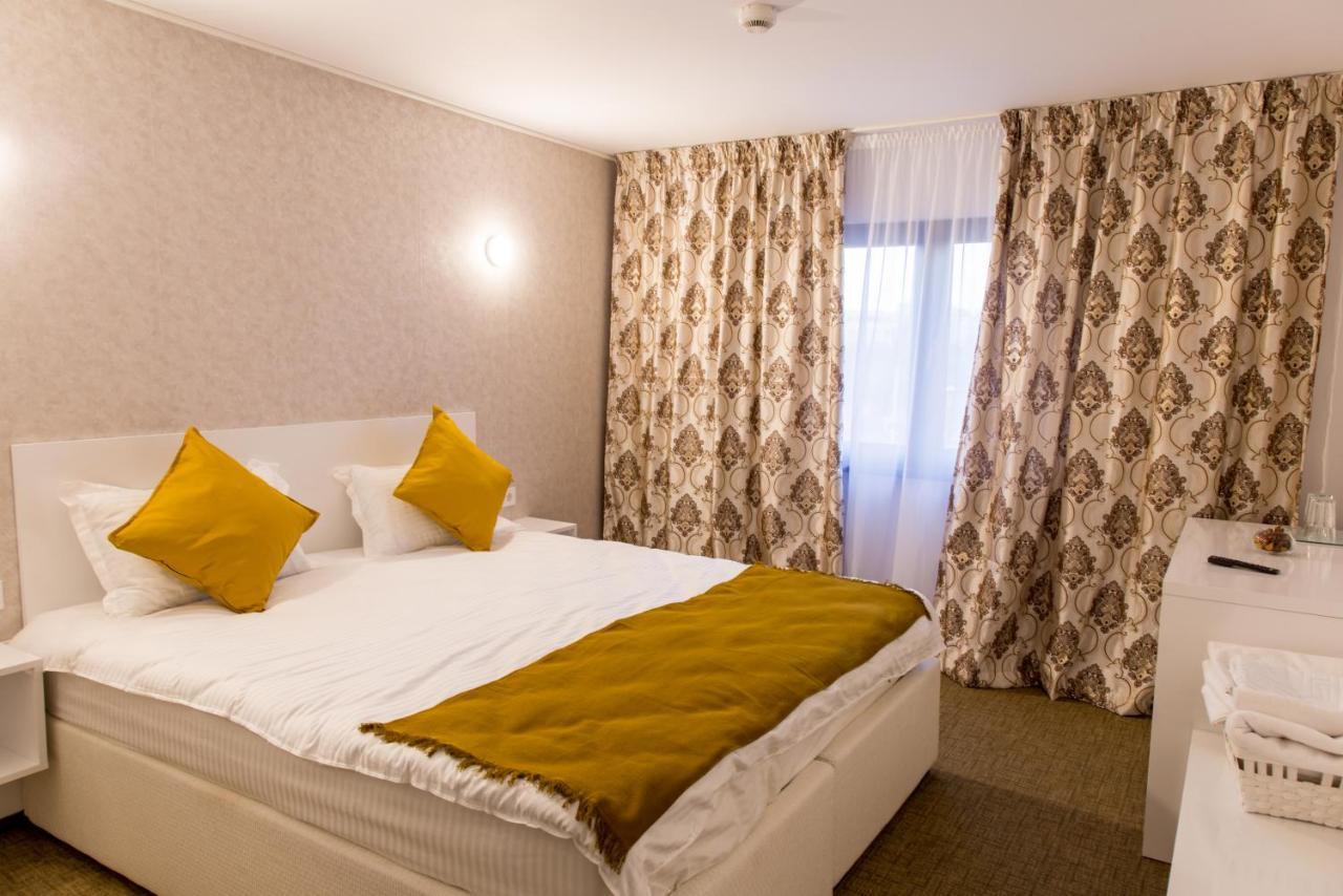 Complex Carol Hotel บูเซา ภายนอก รูปภาพ