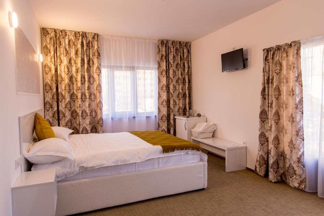 Complex Carol Hotel บูเซา ภายนอก รูปภาพ